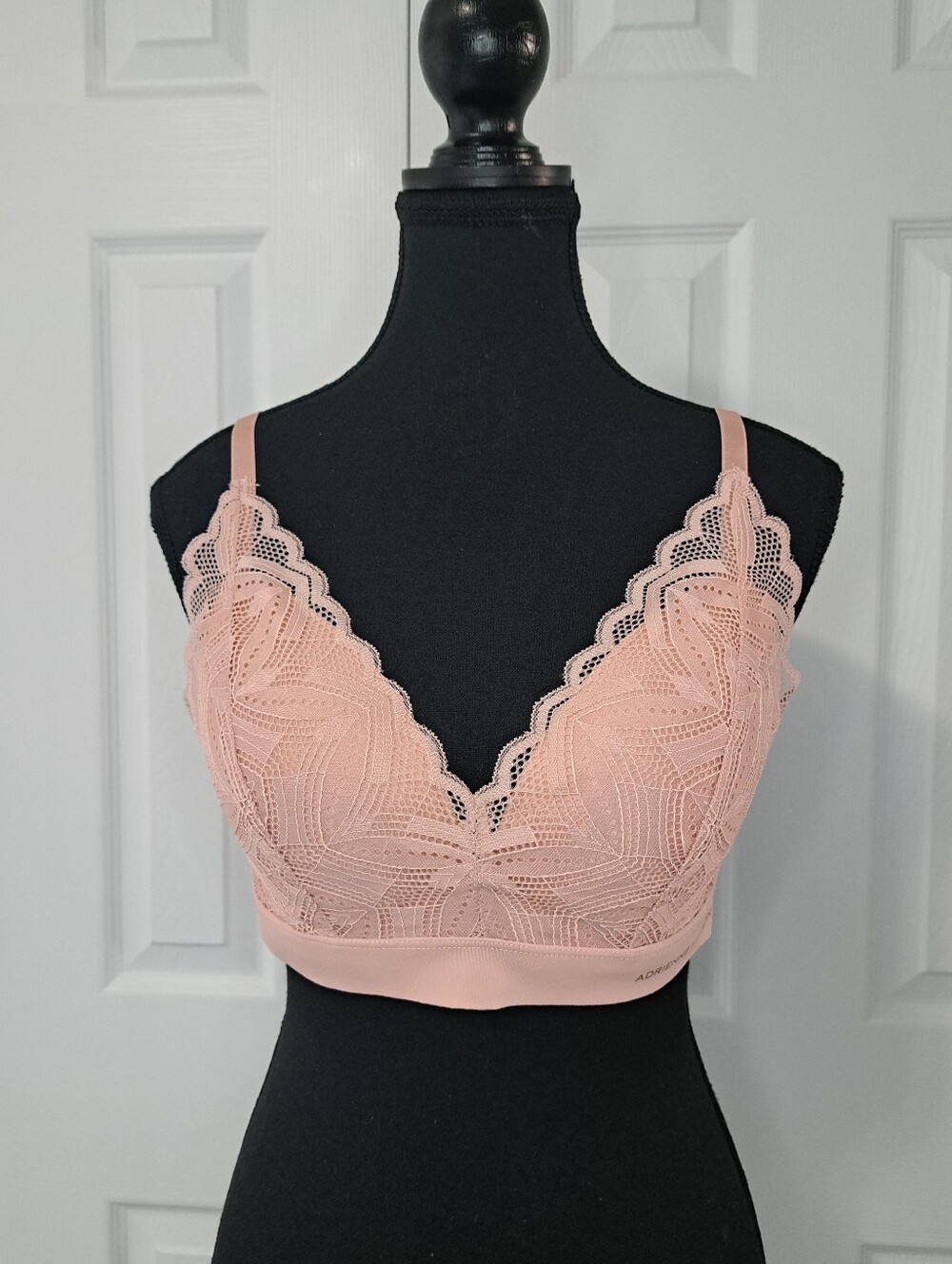 Adrienne Vittadini Lace Bra Womens Size 38C Peach Pink Wire Free Feminine